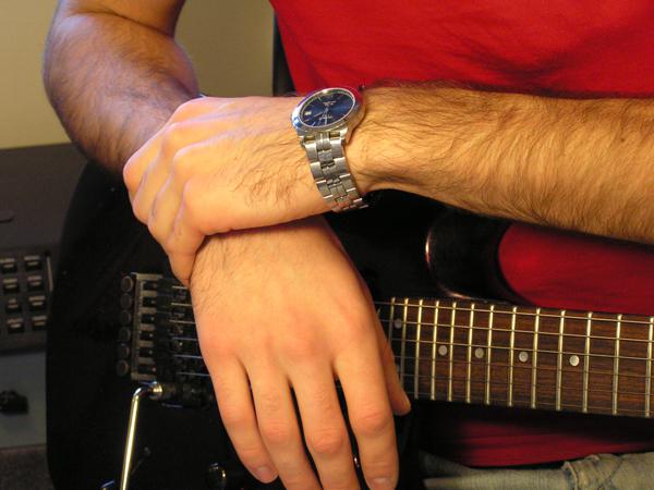 Как ставить правую руку на гитаре